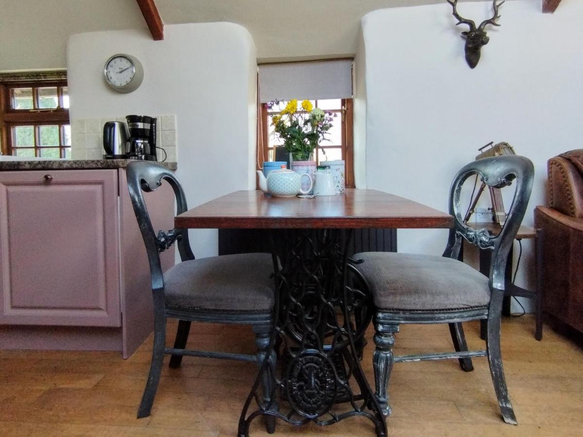 Cosy Barn On Rural Smallholding With Alpacas, Goats & Pigs Stithians Zewnętrze zdjęcie