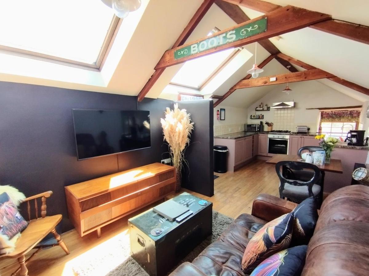 Cosy Barn On Rural Smallholding With Alpacas, Goats & Pigs Stithians Zewnętrze zdjęcie
